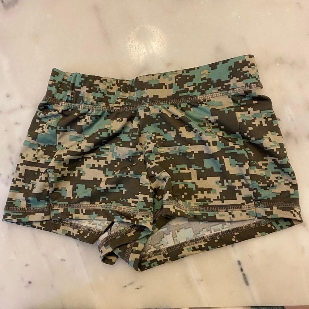 XS camo hooter shorts